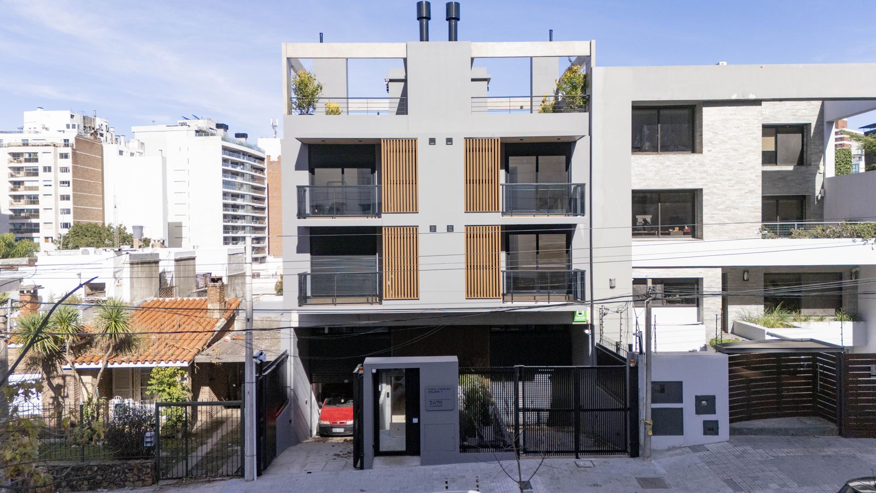 Fachada del edificio sobre la calle